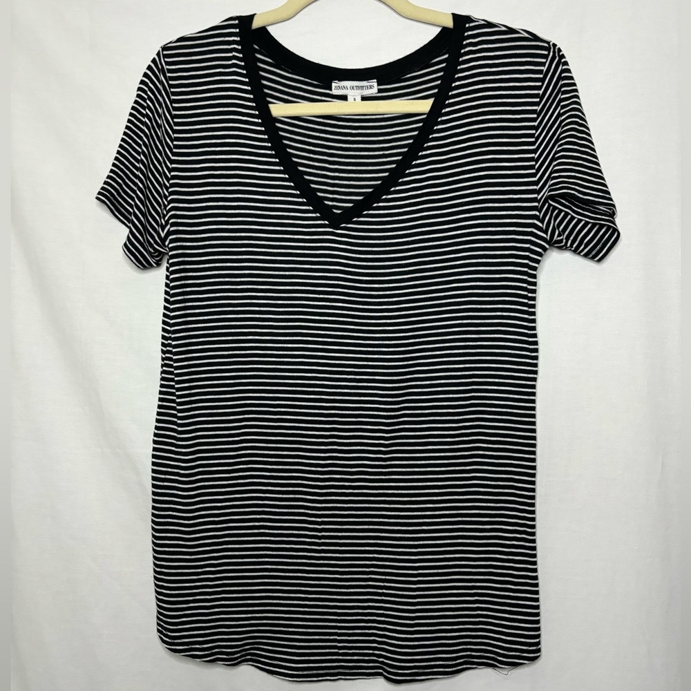 Zenana Outfitters short sleeve striped shirt